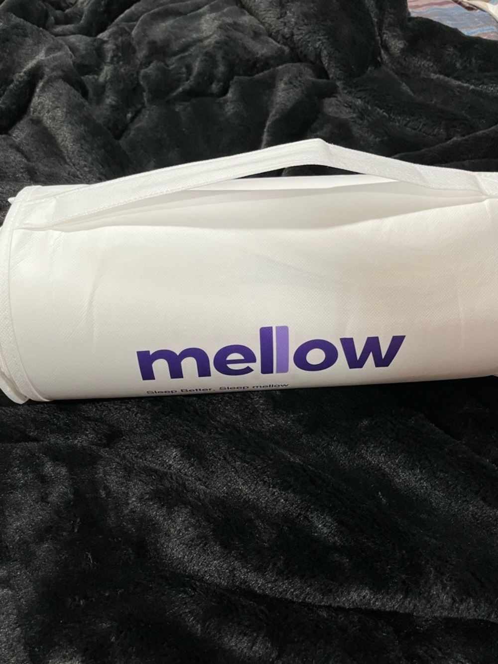 Mellow White Home Bedding Pillow - Plush Support.